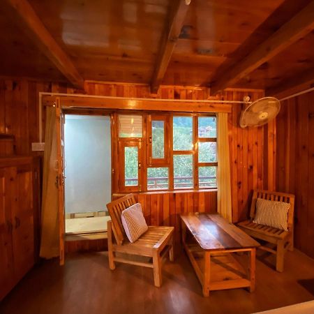 Pine Tower Inn Манали Экстерьер фото