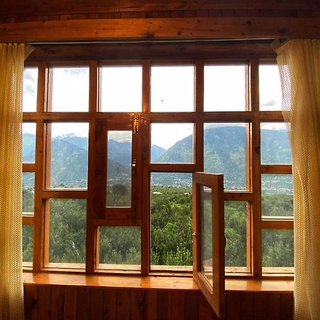 Pine Tower Inn Манали Экстерьер фото