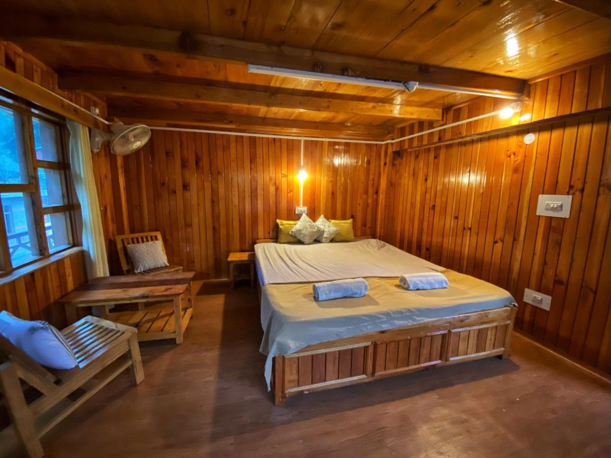 Pine Tower Inn Манали Экстерьер фото