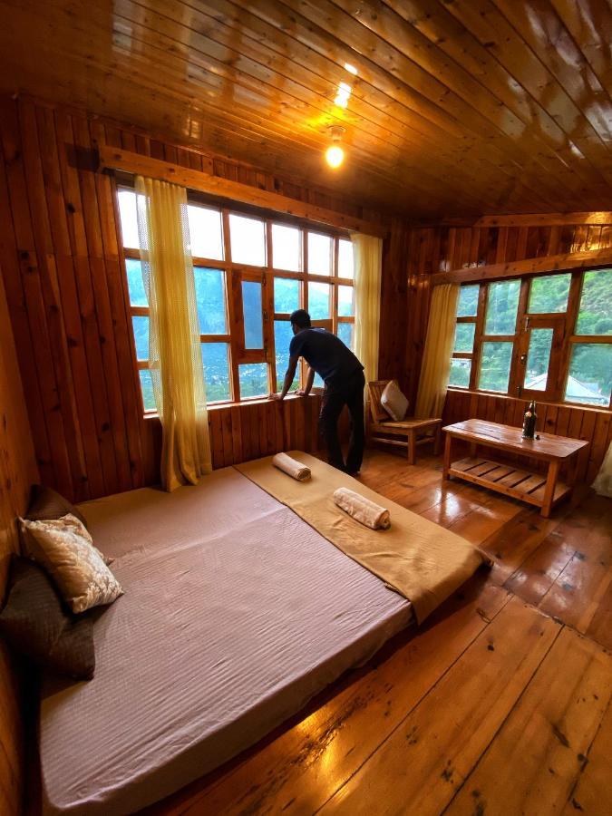 Pine Tower Inn Манали Экстерьер фото